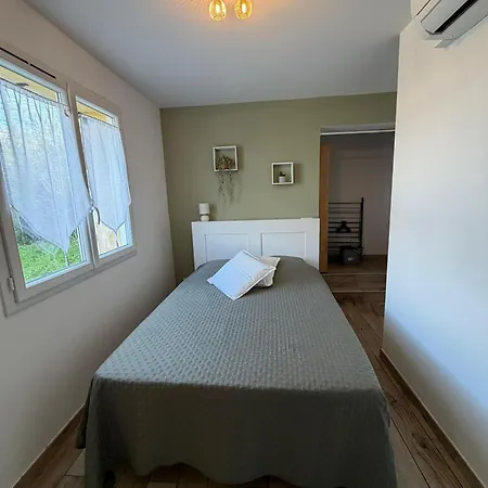 Casa de Férias Presqu Ile De Giens Maison T3 Avec Jardin Et Climatisee